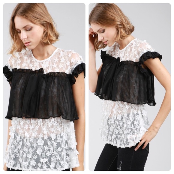 Adorable Ruffle Lace Top 😱❤️ - Picture 2 of 3